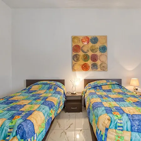 Spacious Penthouse With Hot Tub & Amazing Views By 360 Estates Apartmán *