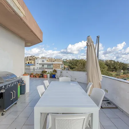 Spacious Penthouse With Hot Tub & Amazing Views By 360 Estates * Marsaxlokk