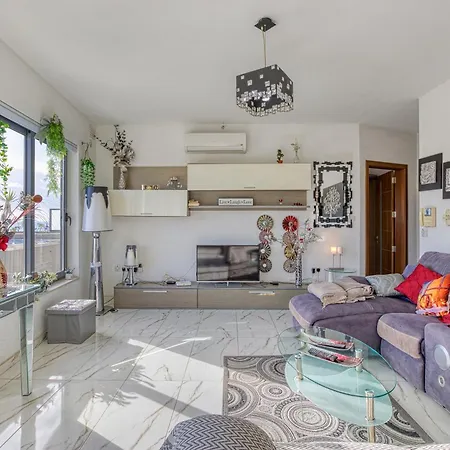 Spacious Penthouse With Hot Tub & Amazing Views By 360 Estates *