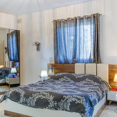 Spacious Penthouse With Hot Tub & Amazing Views By 360 Estates Marsaxlokk