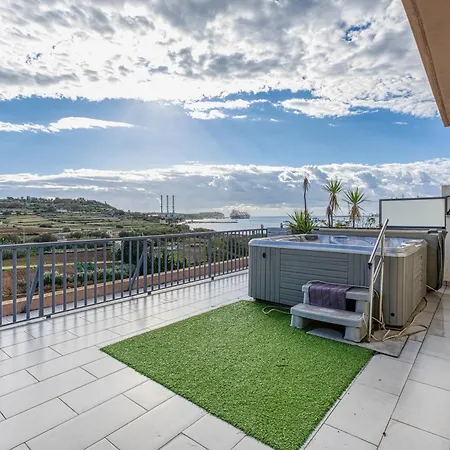 Lejlighed Spacious Penthouse With Hot Tub & Amazing Views By 360 Estates Marsaxlokk