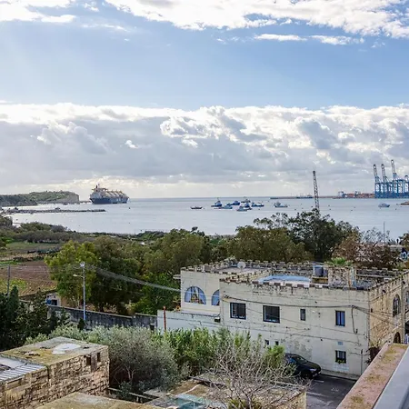 Spacious Penthouse With Hot Tub & Amazing Views By 360 Estates * Marsaxlokk