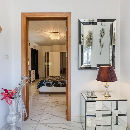 Spacious Penthouse With Hot Tub & Amazing Views By 360 Estates *