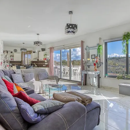 Spacious Penthouse With Hot Tub & Amazing Views By 360 Estates Marsaxlokk